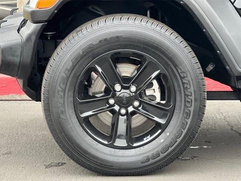 Used 2022 Jeep Wrangler Unlimited Sport image 25