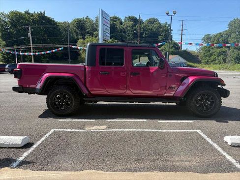 Certified 2024 Jeep Gladiator Sport AWD/4WD image 6