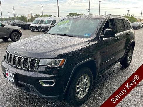 Used 2018 Jeep Grand Cherokee Laredo AWD/4WD image 4