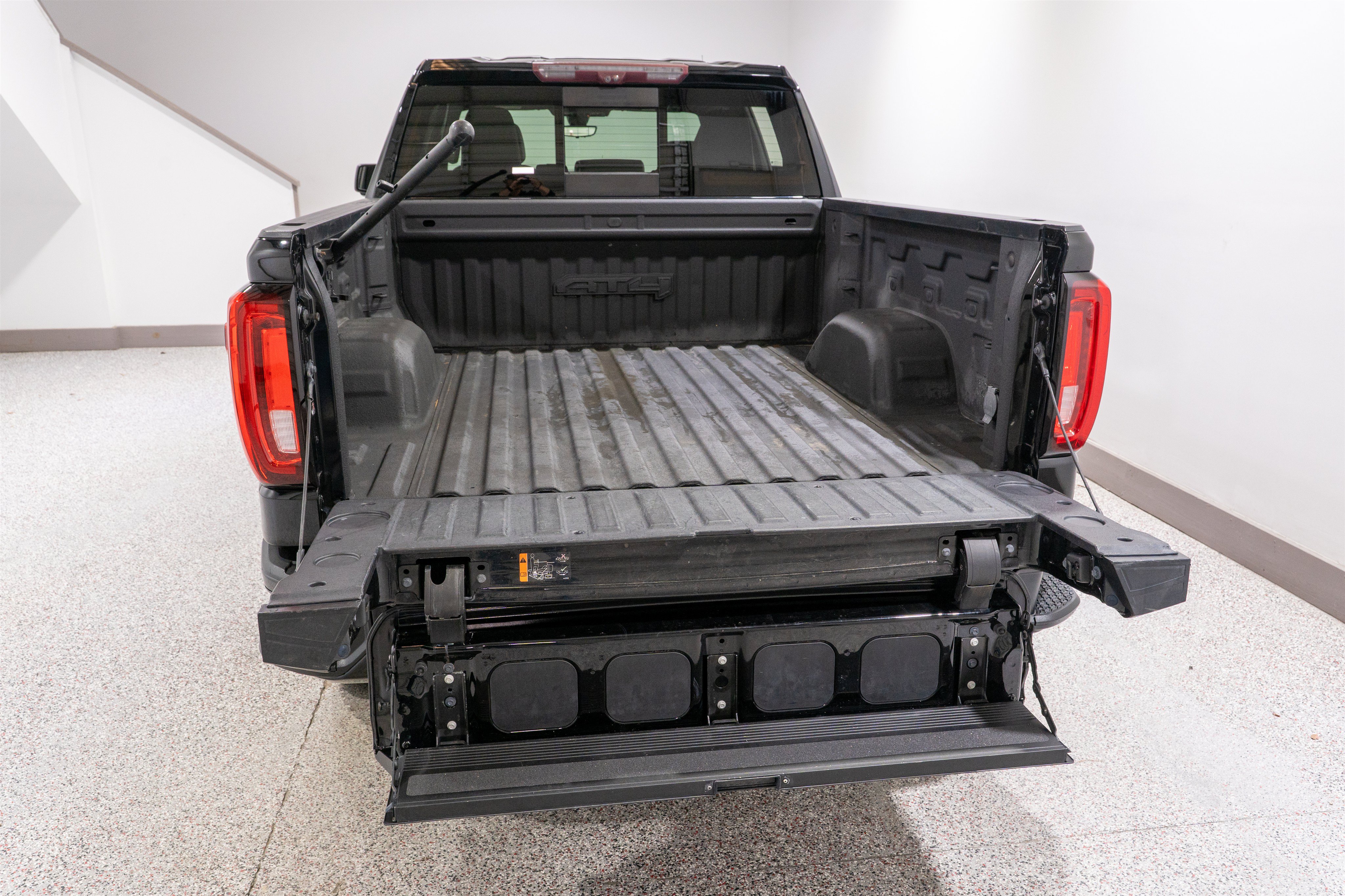 Used 2020 GMC Sierra 1500 AT4 w/ AT4 Premium Package AWD/4WD image 11