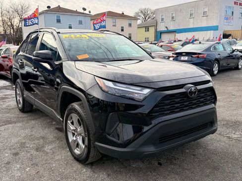 Used 2025 Toyota RAV4 XLE image 2