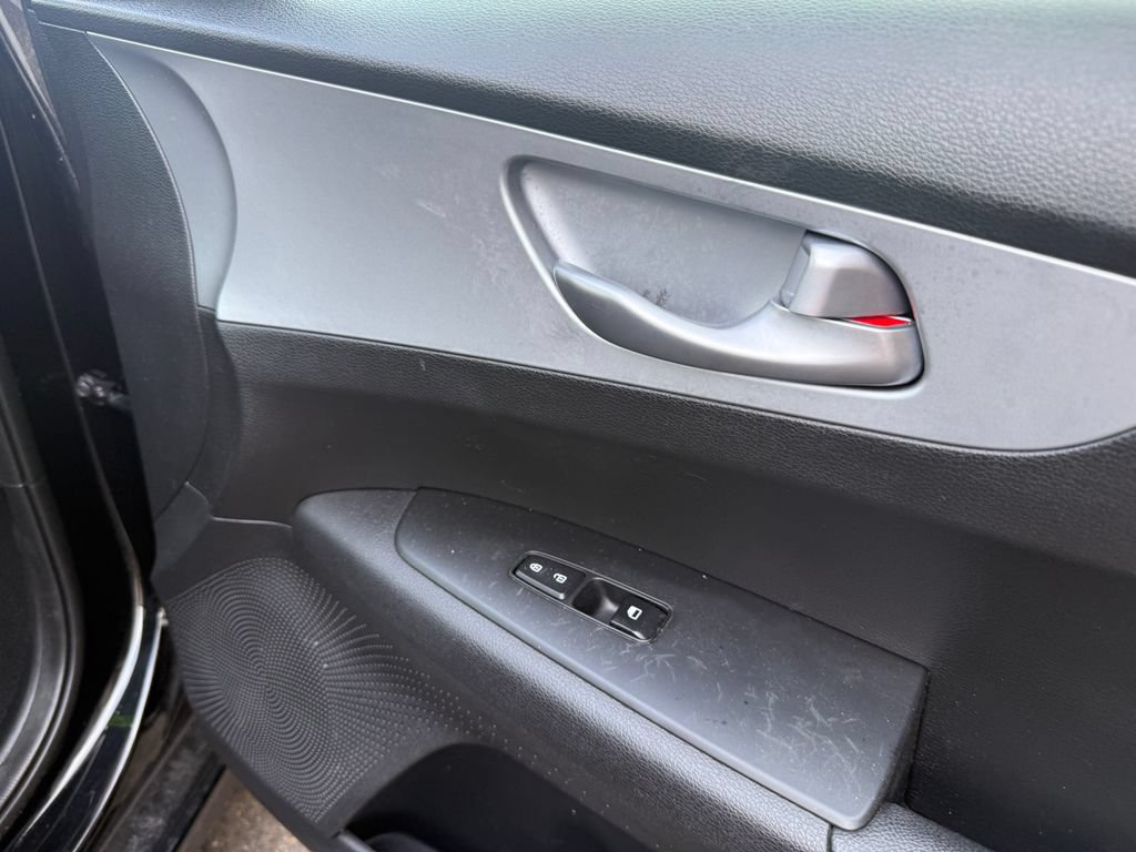 Used 2023 Kia Forte LXS FWD image 16