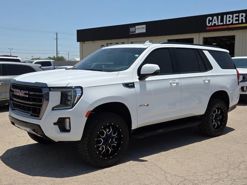 Used 2024 GMC Yukon AT4 w/ Technology Package AWD/4WD image 1