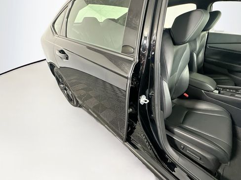 Used 2025 Honda Accord Sport image 28