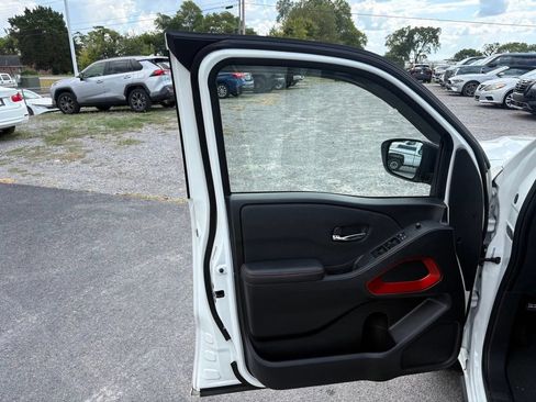 Used 2024 Nissan Frontier Pro-X RWD image 13