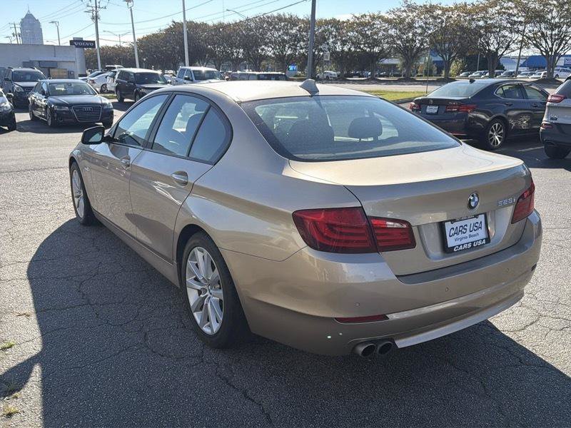 Used 2011 BMW 528i Sedan RWD image 6