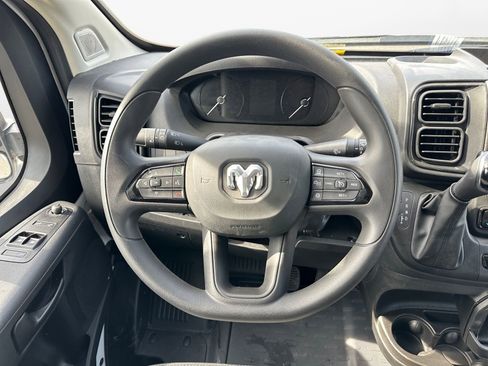 Used 2025 RAM ProMaster 2500 w/ Convenience Group image 12