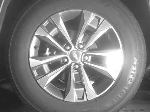Used 2025 Chevrolet Equinox LT FWD image 14