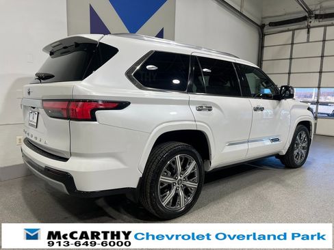 Used 2023 Toyota Sequoia Capstone image 5