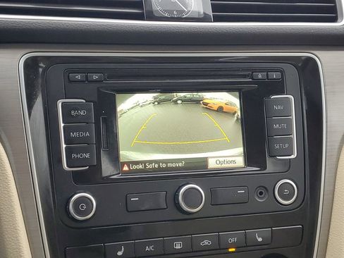 Used 2014 Volkswagen Passat 1.8T SE image 20