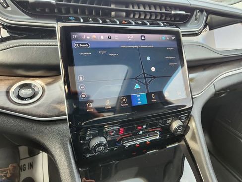 Used 2022 Jeep Grand Cherokee Limited 4xe image 10