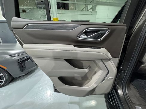 Used 2021 GMC Yukon SLT w/ SLT Luxury Plus Package image 35