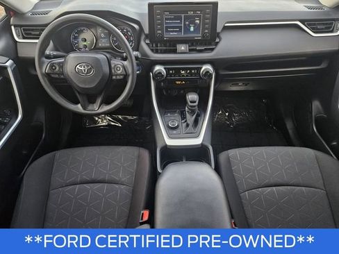 Used 2022 Toyota RAV4 XLE image 18