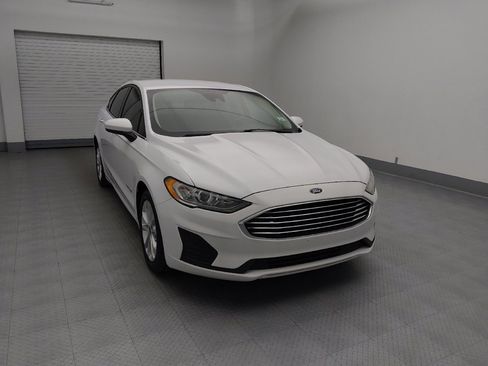 Used 2019 Ford Fusion SE FWD image 14