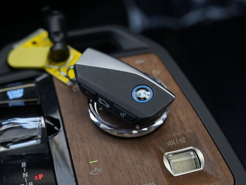 Used 2023 BMW iX xDrive50 w/ Ultimate Package 2 image 68