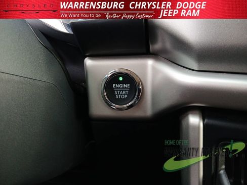 Used 2024 Ford Expedition XLT image 28