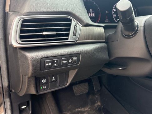Used 2021 Honda Accord Touring image 14