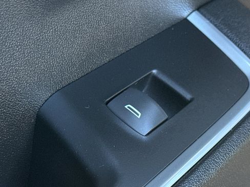 Used 2024 Chevrolet Silverado 1500 LT image 32