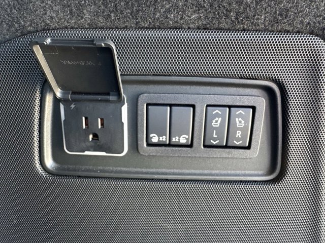 Used 2025 Cadillac Escalade Sport w/ Touring Package RWD image 13