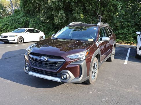 Used 2023 Subaru Outback Touring XT AWD/4WD image 3