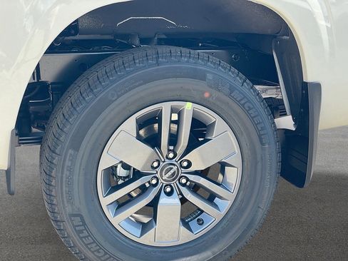 New 2025 Nissan Frontier SV image 9