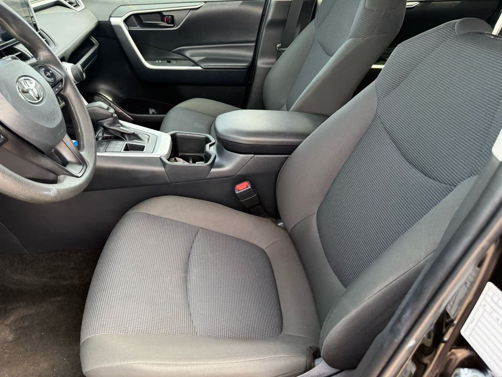 Used 2025 Toyota RAV4 LE AWD/4WD image 10