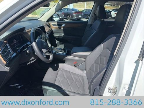 Used 2024 Volkswagen Atlas SE AWD/4WD image 10