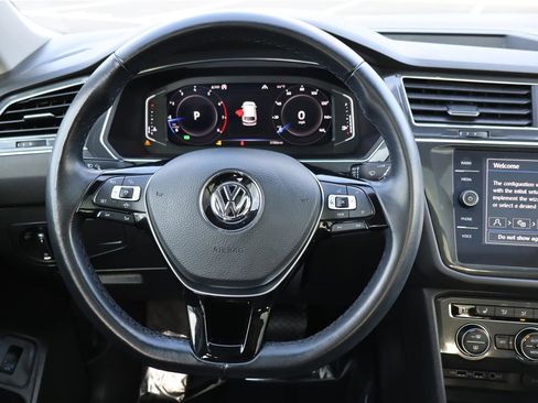 Used 2019 Volkswagen Tiguan SEL image 16