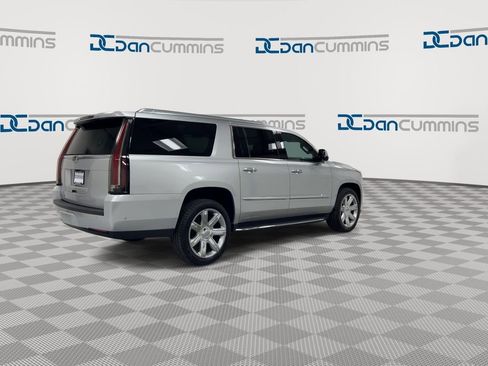 Used 2017 Cadillac Escalade ESV Luxury image 8