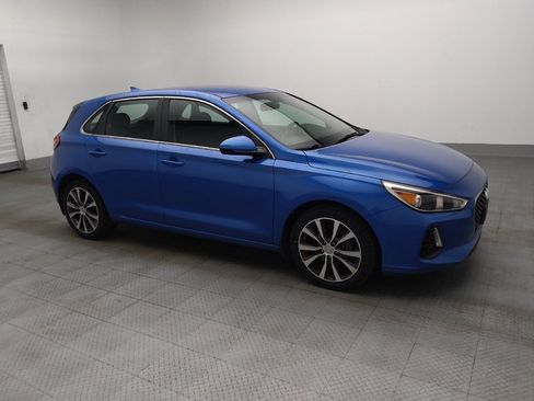 Used 2018 Hyundai Elantra GT FWD image 11
