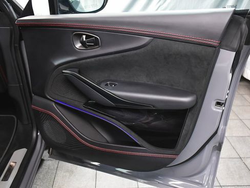Used 2023 Aston Martin DBX AWD/4WD image 14