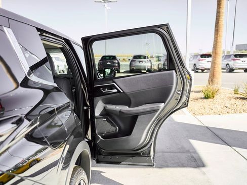 New 2026 Mitsubishi Outlander SE FWD image 14