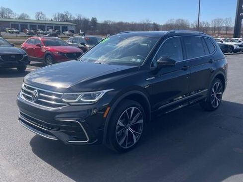 Used 2022 Volkswagen Tiguan SEL R-Line image 1