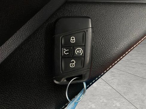 Used 2023 Volkswagen Jetta SE w/ Panoramic Sunroof Package FWD image 28