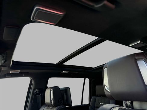 Certified 2024 Cadillac Escalade ESV Sport Platinum w/ LPO, ONYX Package image 25