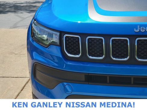 Used 2023 Jeep Compass Sport w/ Mopar Graphics Package AWD/4WD image 9
