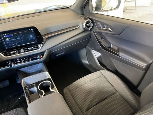 Used 2025 Chevrolet Equinox LT image 34