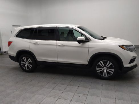 Used 2017 Honda Pilot EX image 11