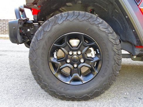 Used 2023 Jeep Wrangler Unlimited Rubicon 4xe image 13