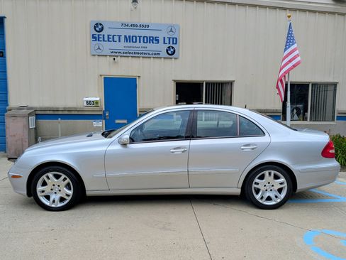 Used 2003 Mercedes-Benz E 500 Sedan image 3