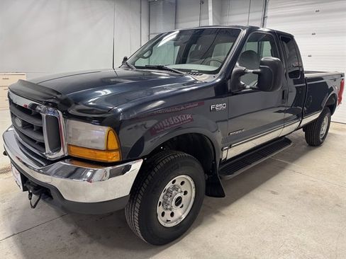 Used 2000 Ford F250 4x4 SuperCab Super Duty image 3