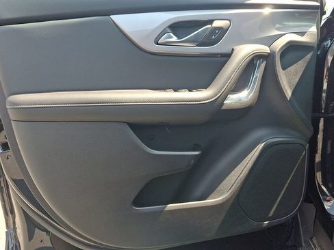 Used 2025 Chevrolet Blazer LT FWD image 15