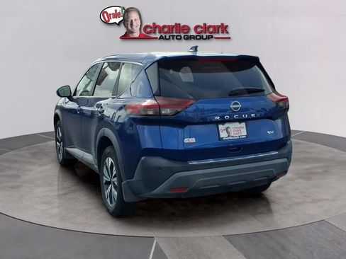 Used 2023 Nissan Rogue SV FWD image 3