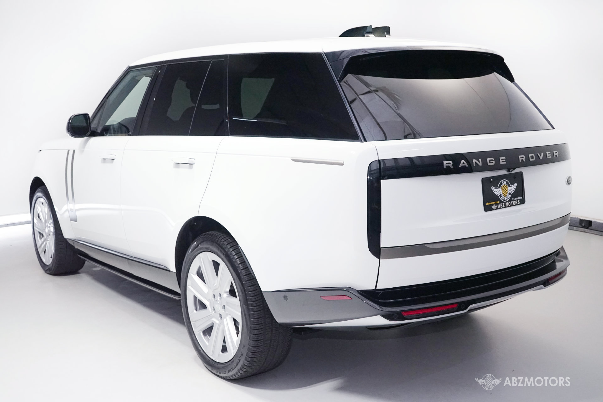 Used 2023 Land Rover Range Rover SE AWD/4WD image 6