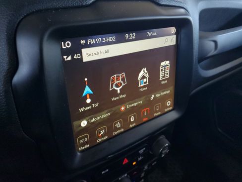 Used 2022 Jeep Renegade Latitude w/ Convenience Group AWD/4WD image 26