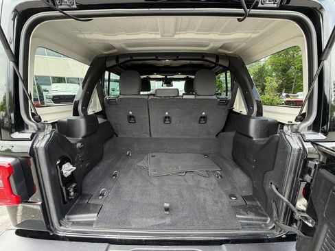 Certified 2025 Jeep Wrangler Unlimited Sahara AWD/4WD image 34