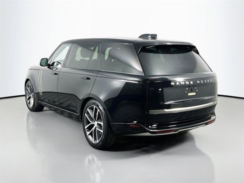 Used 2025 Land Rover Range Rover Long Wheelbase SE image 7