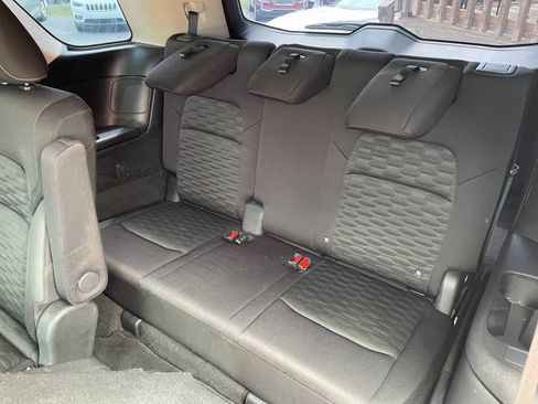 Used 2022 Nissan Pathfinder SV w/ SV Premium Package FWD image 11