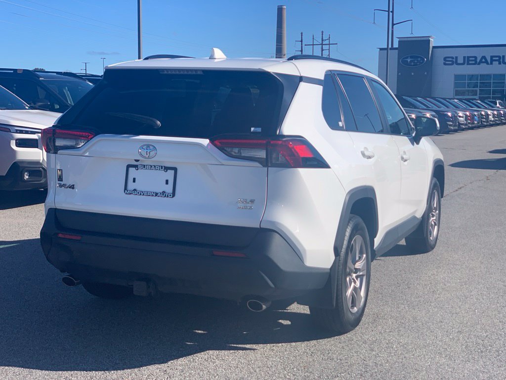 Used 2022 Toyota RAV4 XLE w/ Convenience Package AWD/4WD image 6
