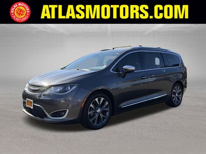Used 2017 Chrysler Pacifica Limited